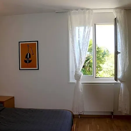 Au Lion D'or *