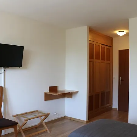 Au Lion D'or Hotell Tannay