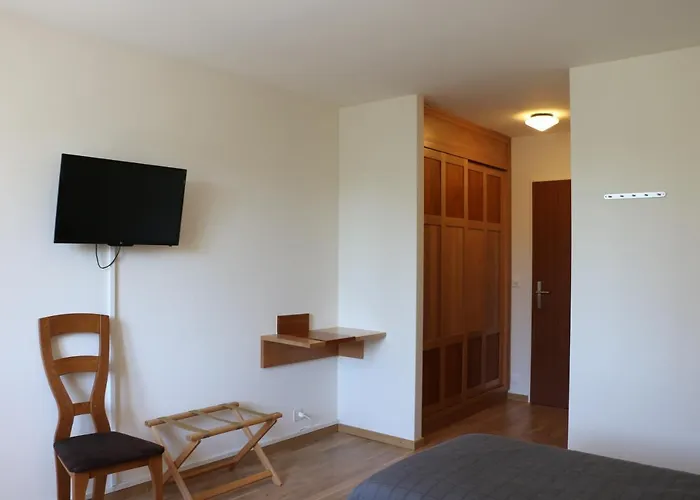 Au Lion D'or Hotel Tannay