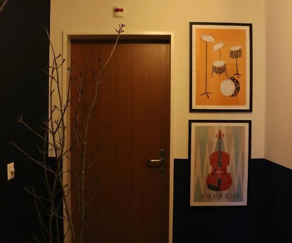 Au Lion D'or Hotell Tannay